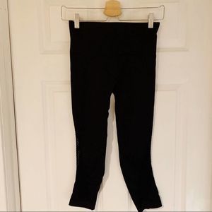 ATHLETA Black Mesh Side Crop Leggings/Tight XS